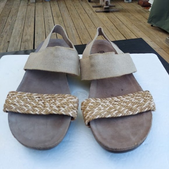 Munro Womens Back Strap Woven Design Slip on Sandals  US Size 9WW - Picture 1 of 6